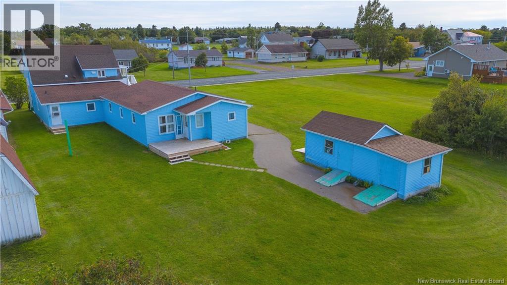 223 Boul St-Pierre E. Boulevard, Caraquet, New Brunswick  E1W 1B1 - Photo 4 - NB144128