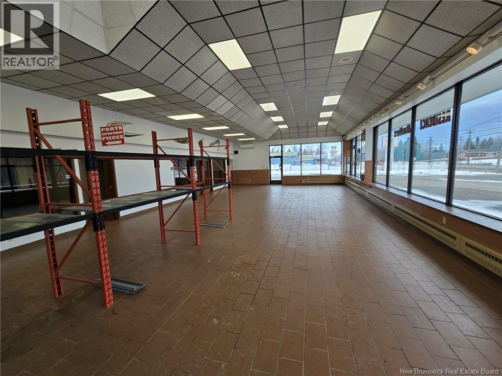 2886 Miramichi Avenue, Bathurst, New Brunswick  E2A 3Z3 - Photo 2 - NB144221