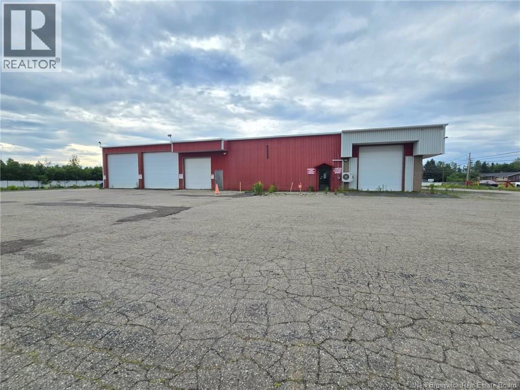 2886 Miramichi Avenue, Bathurst, New Brunswick  E2A 3Z3 - Photo 34 - NB144221