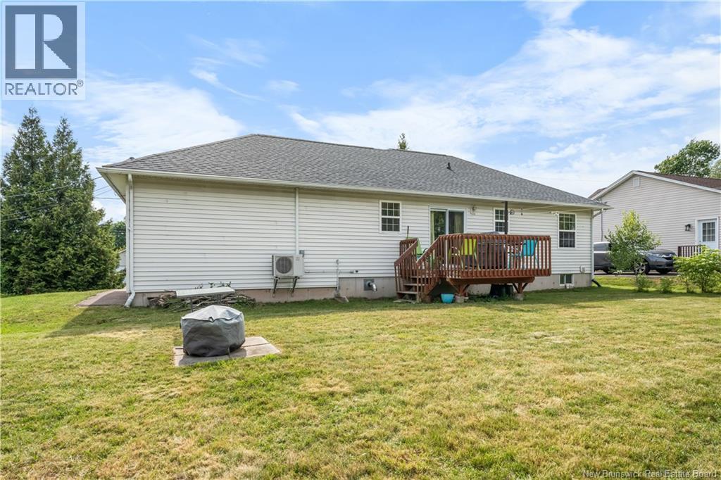 45 Carmel, Moncton, New Brunswick  E1E 4V2 - Photo 35 - NB144089