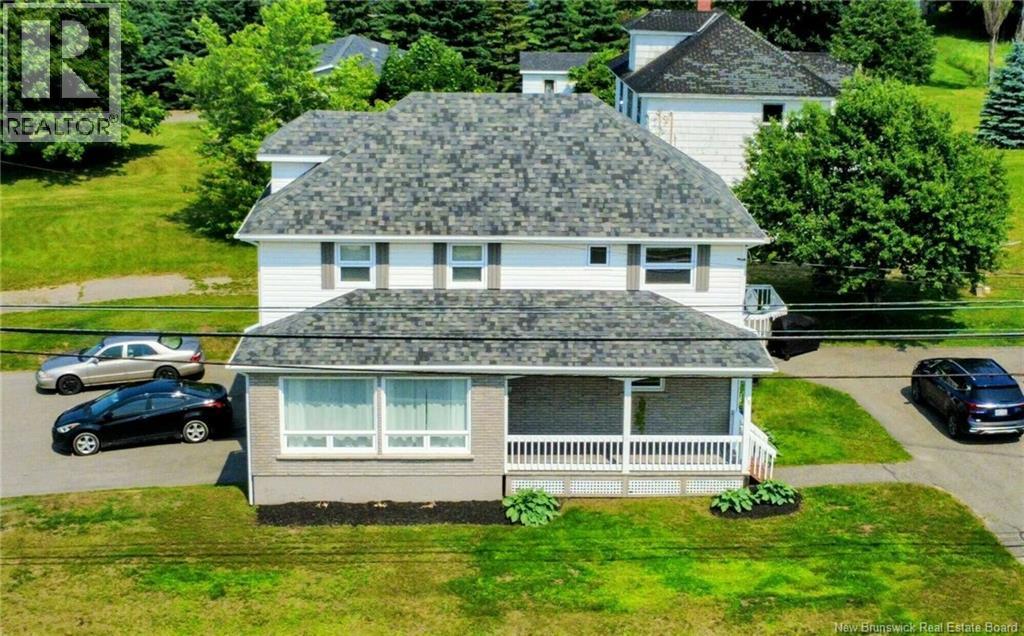 15 Rue du Portage, Caraquet, New Brunswick