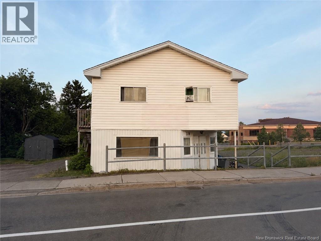 374 Acadie, Dieppe, New Brunswick  E1A 1H1 - Photo 1 - NB144352