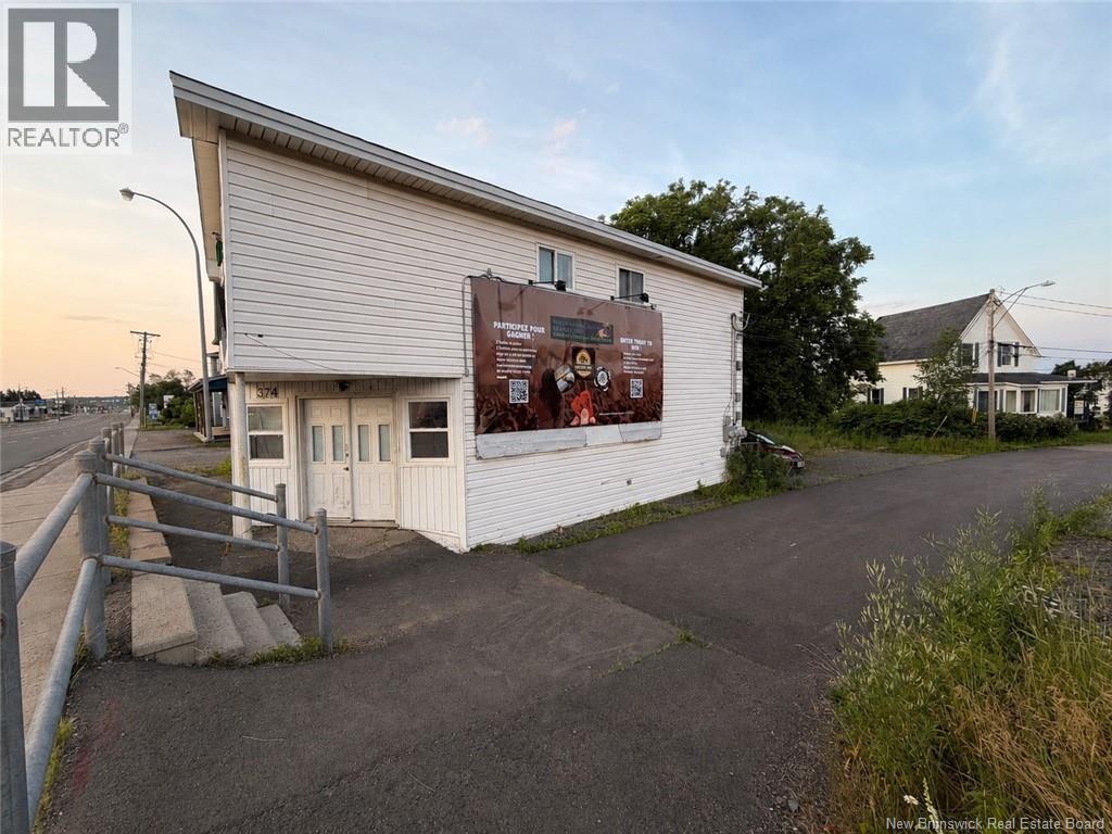 374 Acadie, Dieppe, New Brunswick  E1A 1H1 - Photo 2 - NB144396