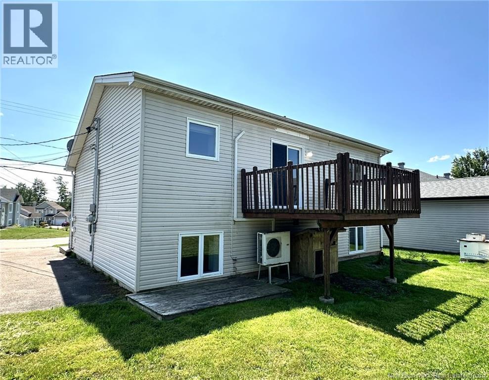 44-46 Theriault Street, Dieppe, New Brunswick  E1A 7V8 - Photo 4 - NB144444