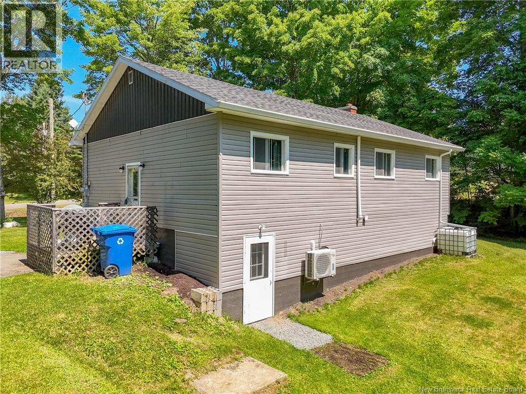 116 Hospital Street, Bath, New Brunswick  E7J 1C1 - Photo 5 - NB144203
