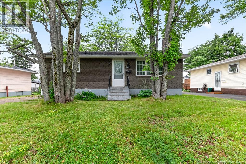 34 Smith Street, Moncton, New Brunswick  E1C 8G2 - Photo 2 - NB144339