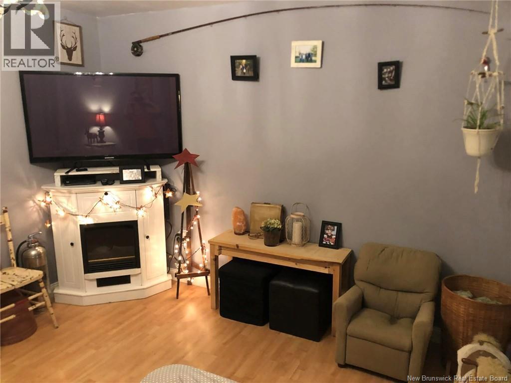 7 Oak Street, Mcadam, New Brunswick  E6J 1M5 - Photo 7 - NB145138