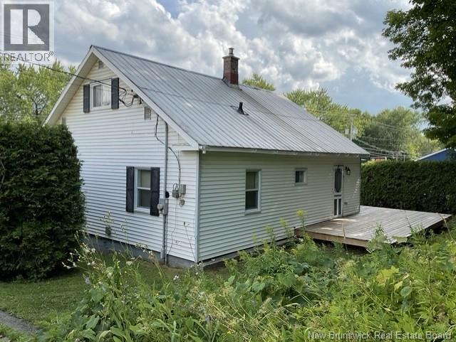 497 Main Street, Woodstock, New Brunswick  E7M 2B8 - Photo 3 - NB145240