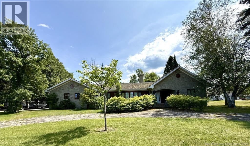 728 Boul. St-Pierre Ouest, Caraquet, New Brunswick