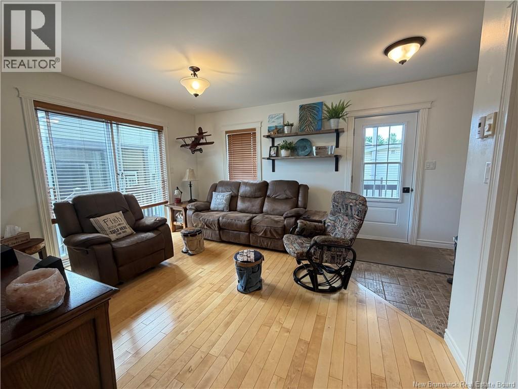 50 Rue Valcourt, Saint-Quentin, New Brunswick  E8A 2B3 - Photo 3 - NB145522