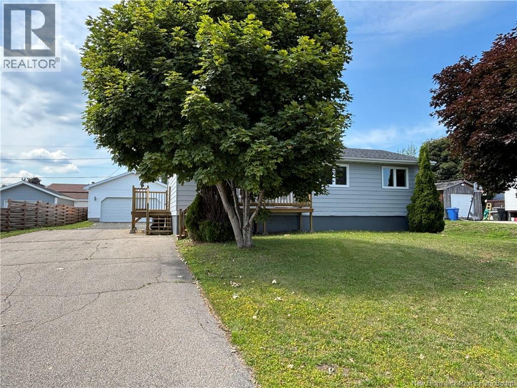 716 Rue Mgr Lanteigne, Petit-Rocher, New Brunswick  E8J 1E7 - Photo 2 - NB145588