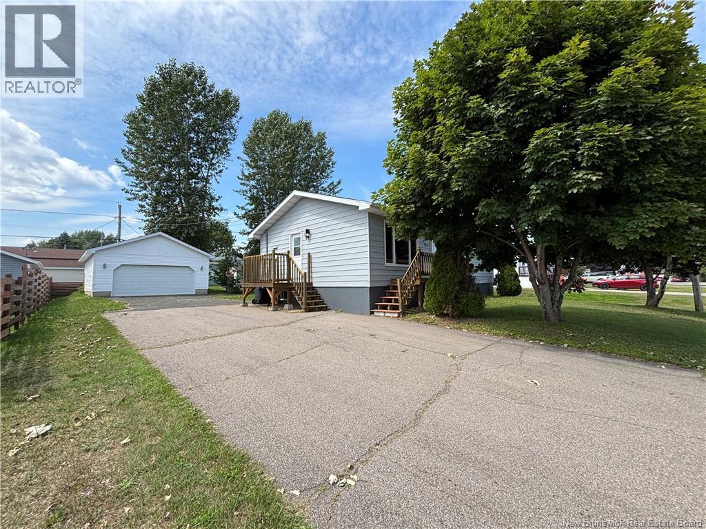 716 Rue Mgr Lanteigne, Petit-Rocher, New Brunswick  E8J 1E7 - Photo 5 - NB145588