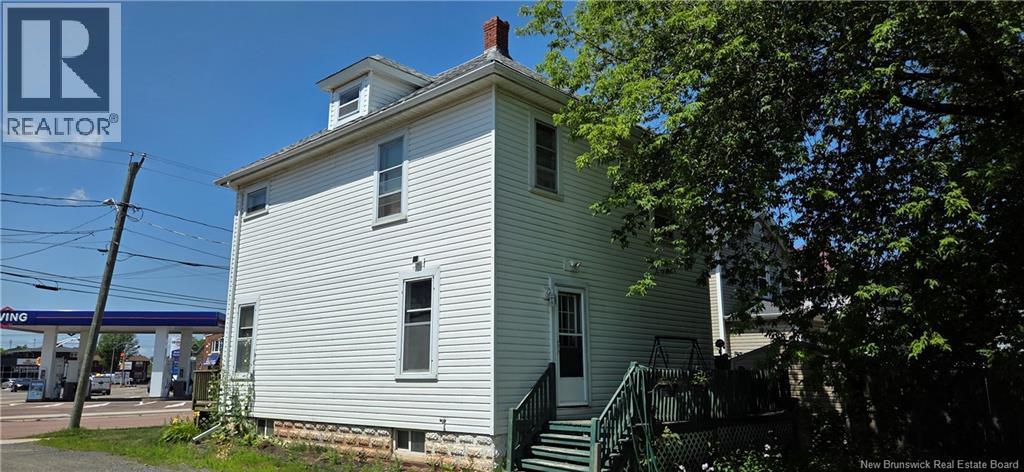 5 Maple Street, Moncton, New Brunswick  E1C 6A2 - Photo 3 - NB145659