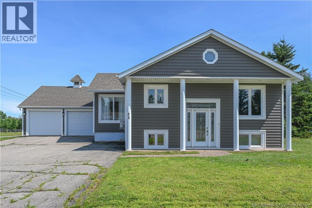 25 Rue du Voilier, Caraquet, New Brunswick