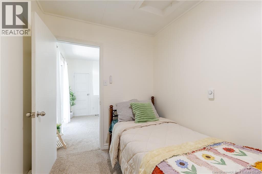 35 First Avenue, Mcadam, New Brunswick E6J 1S3 - Photo 12 - NB145952