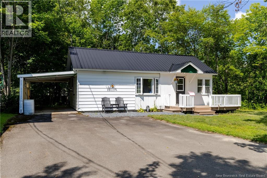 35 First Avenue, Mcadam, New Brunswick E6J 1S3 - Photo 16 - NB145952