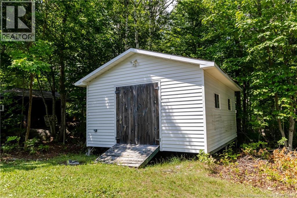 35 First Avenue, Mcadam, New Brunswick E6J 1S3 - Photo 2 - NB145952