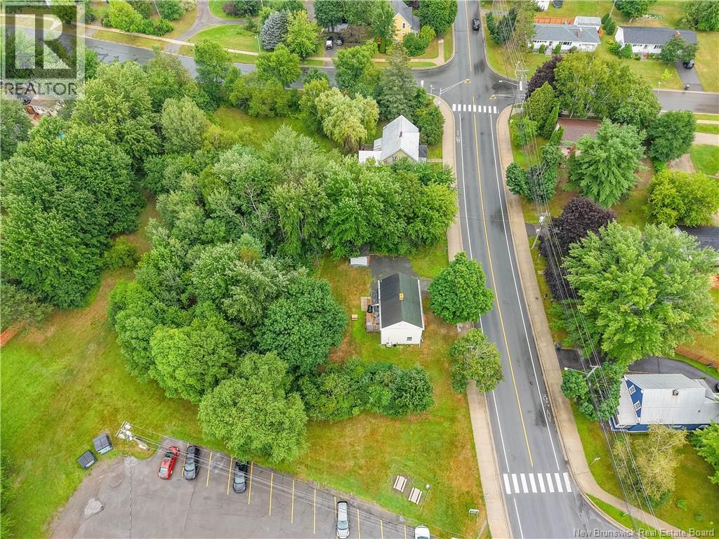 333 Sunset Drive, Fredericton, New Brunswick  E3A 1B3 - Photo 3 - NB145564