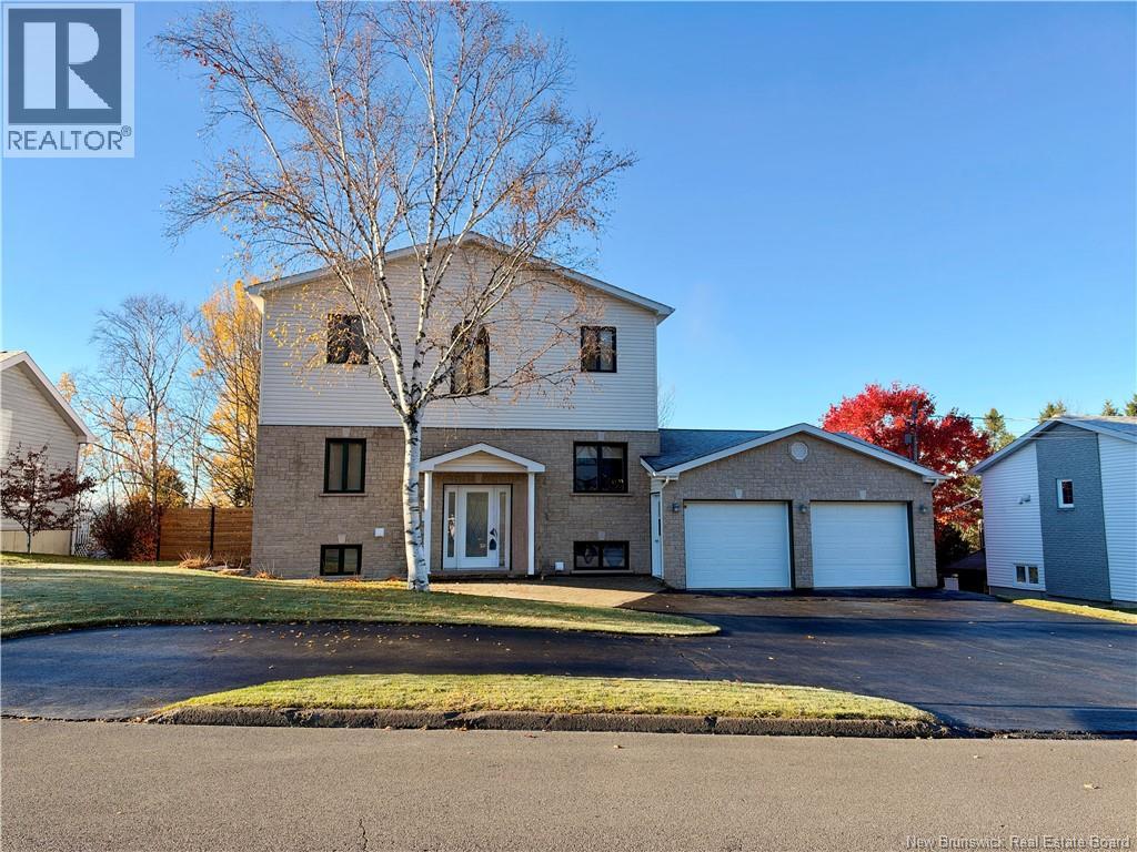 25 des seigneurs Street, Edmundston, New Brunswick