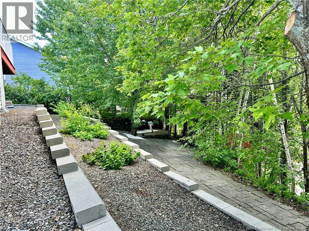 25 Des Seigneurs Street, Edmundston, New Brunswick  E3V 5B1 - Photo 44 - NB146156