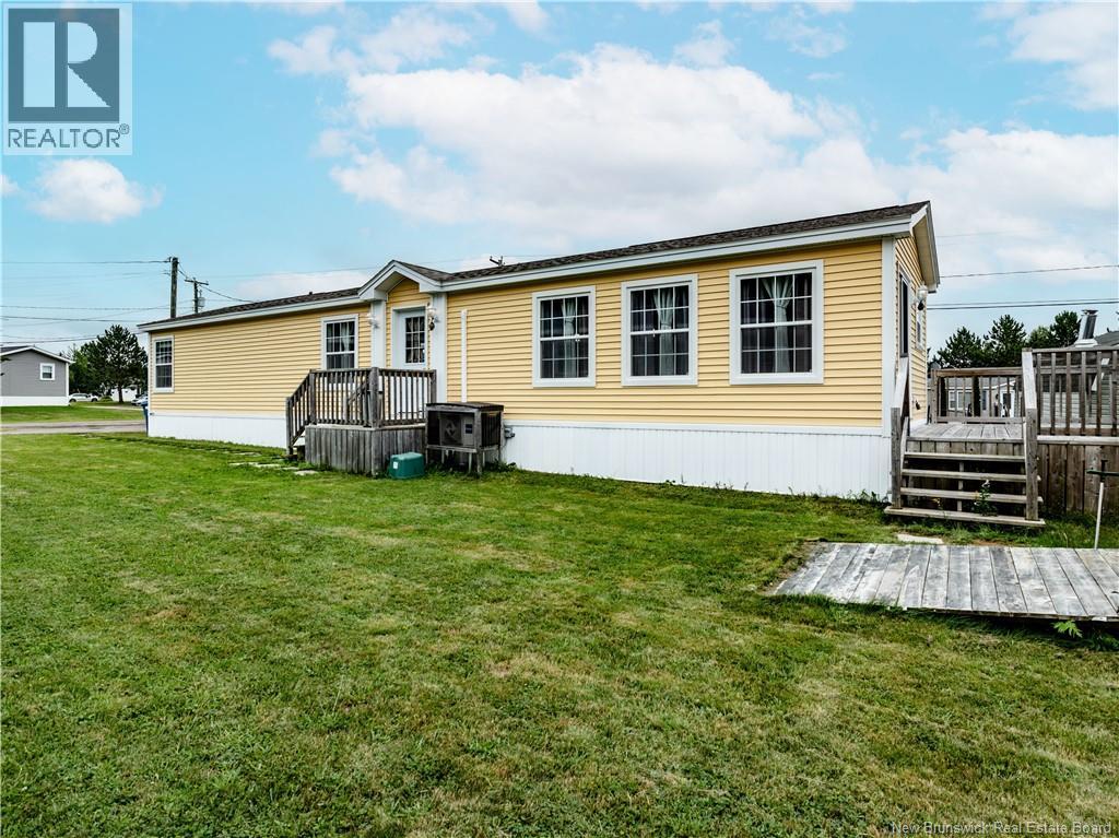 14 Telex, Dieppe, New Brunswick  E1A 8H5 - Photo 1 - NB145797