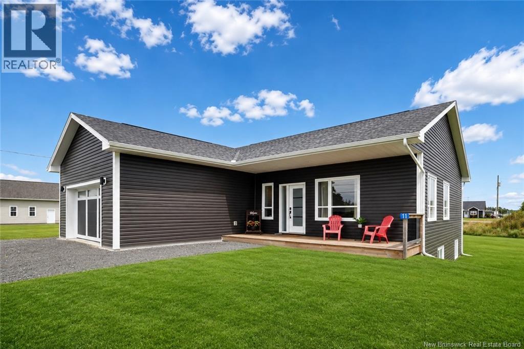 11 Riverside Drive, Petitcodiac, New Brunswick E4Z 0K7 - Photo 2 - NB146354