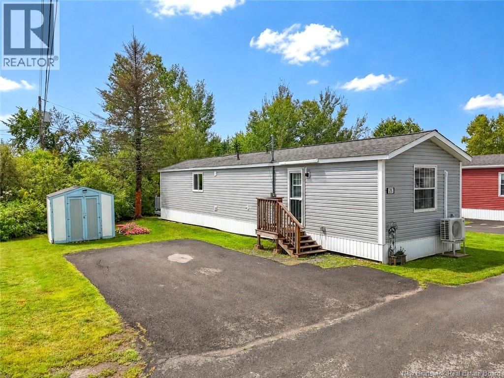 28 Douglas Crescent, New Maryland, New Brunswick  E3C 1Y8 - Photo 1 - NB146595