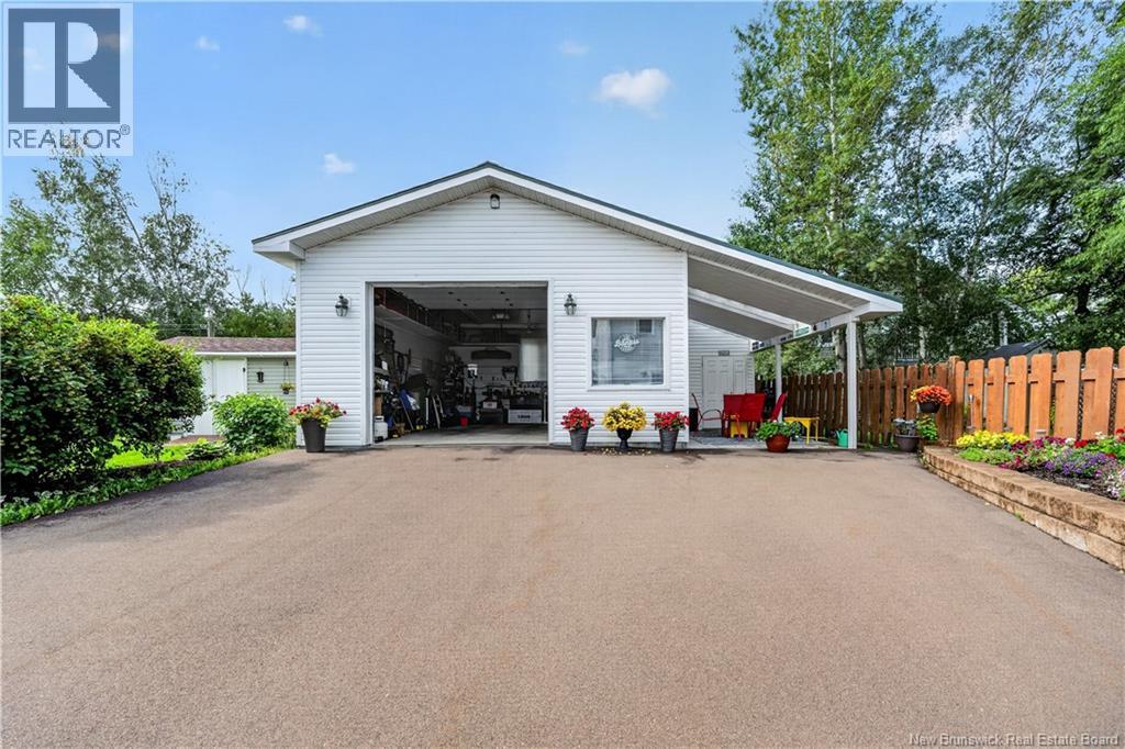 16 Briarlea Drive, Moncton, New Brunswick E1G 2E9 - Photo 9 - NB145805