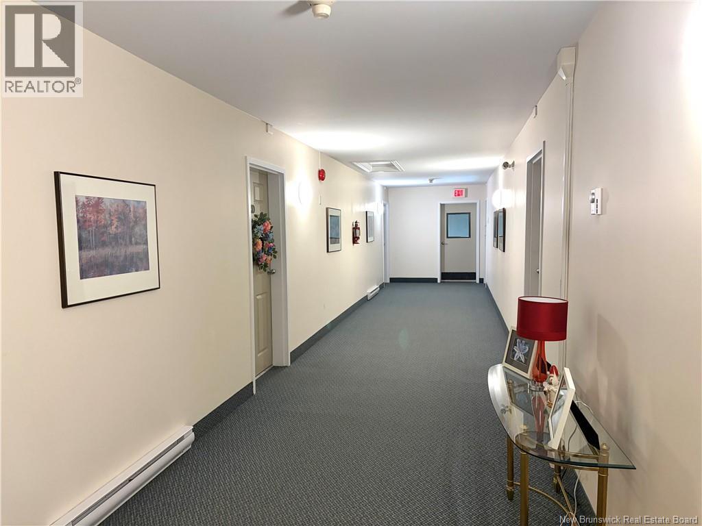 44 Brown Boulevard Unit# 2b, Fredericton, New Brunswick E3A 0L8 - Photo 3 - NB146887