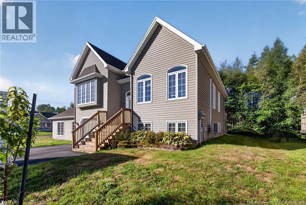 72 Bonaventure, Dieppe, New Brunswick  E1A 4S2 - Photo 3 - NB146987