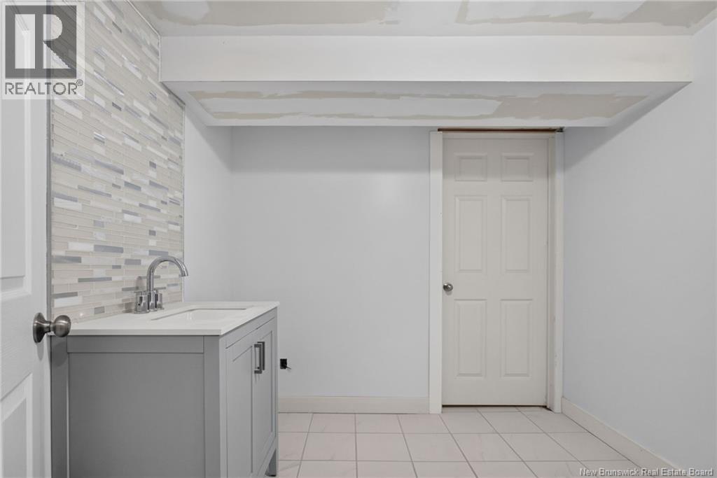 1042 Elmwood Drive, Moncton, New Brunswick  E1H 2G9 - Photo 41 - NB147089