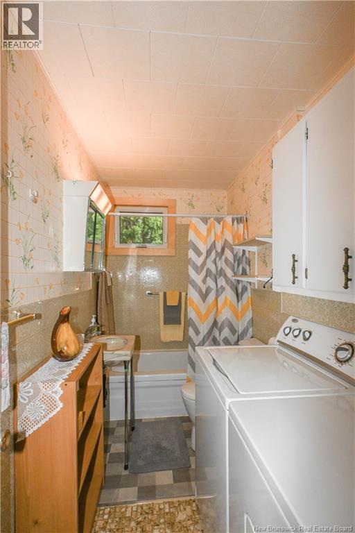 26 Des Patriotes Street, Caraquet, New Brunswick  E1W 1B6 - Photo 31 - NB147115