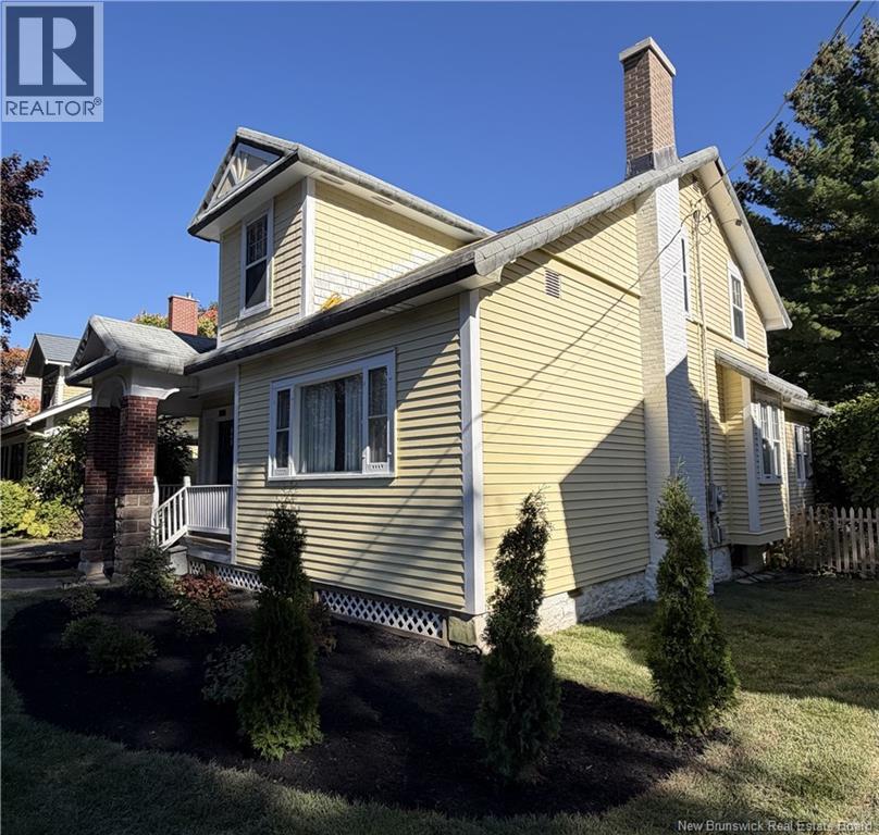 320 University Avenue, Fredericton, New Brunswick  E3B 4J1 - Photo 2 - NB146912