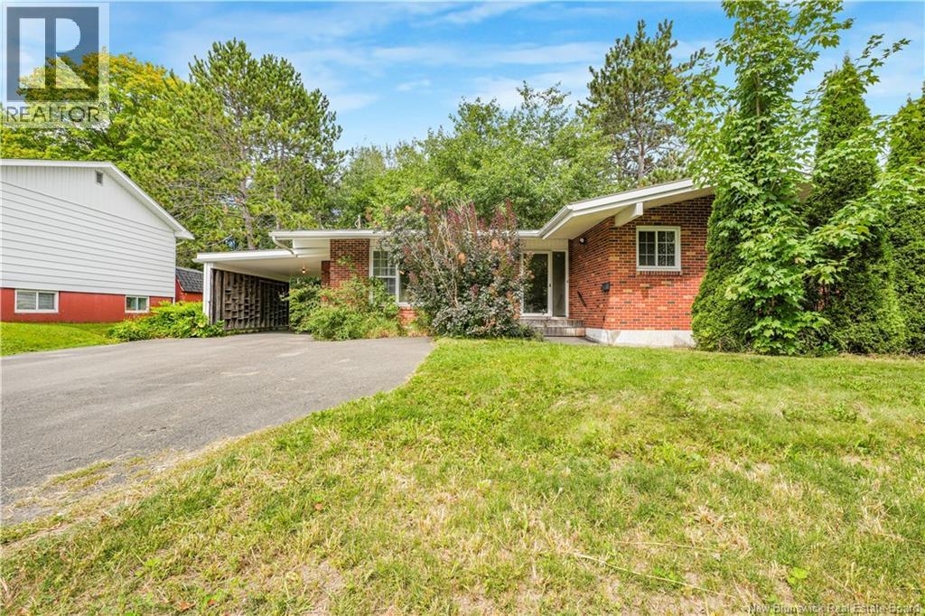1019 York Street, Fredericton, New Brunswick  E3B 3S4 - Photo 2 - NB147296