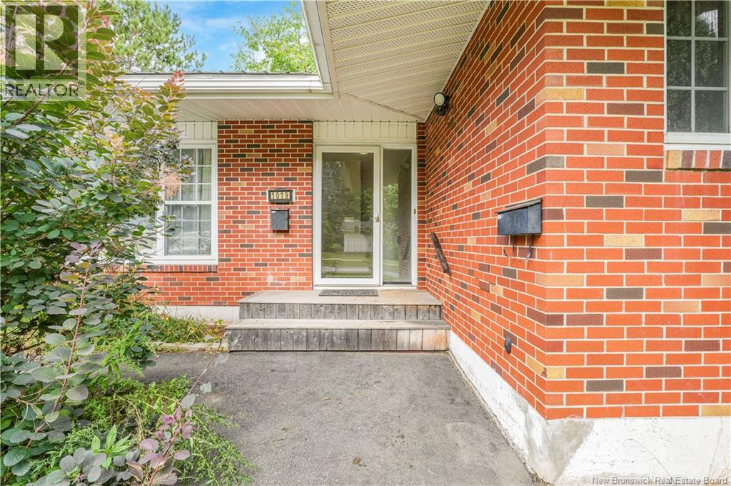 1019 York Street, Fredericton, New Brunswick  E3B 3S4 - Photo 3 - NB147296