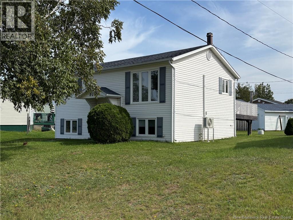 810 Couture Street, Bathurst, New Brunswick  E2A 2E9 - Photo 4 - NB147588