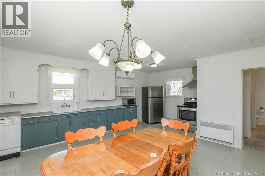 351 Saint-Pierre E. Boulevard, Caraquet, New Brunswick  E1W 1B4 - Photo 18 - NB147626