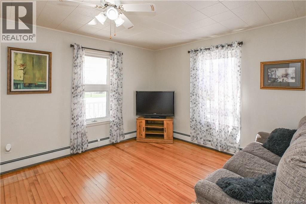 351 Saint-Pierre E. Boulevard, Caraquet, New Brunswick  E1W 1B4 - Photo 20 - NB147626