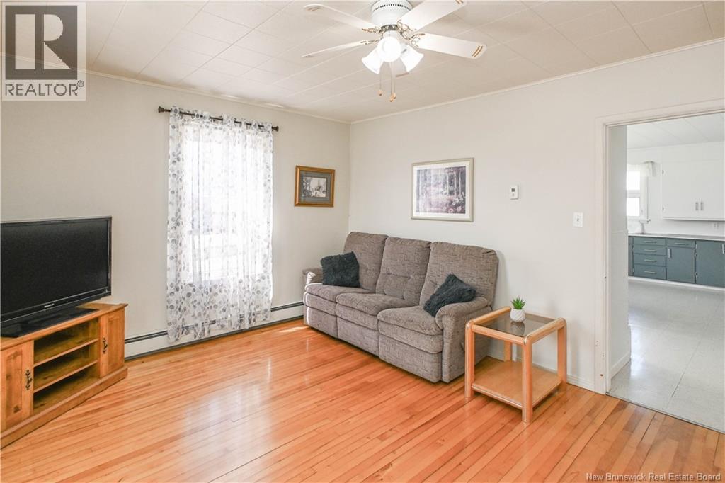 351 Saint-Pierre E. Boulevard, Caraquet, New Brunswick  E1W 1B4 - Photo 21 - NB147626