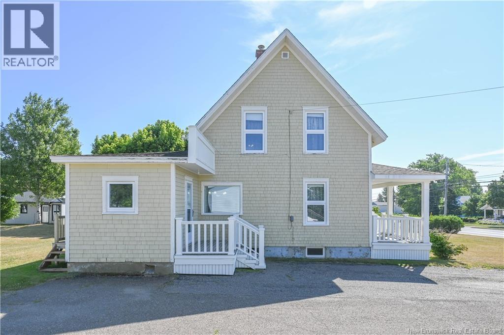 351 Saint-Pierre E. Boulevard, Caraquet, New Brunswick  E1W 1B4 - Photo 8 - NB147626