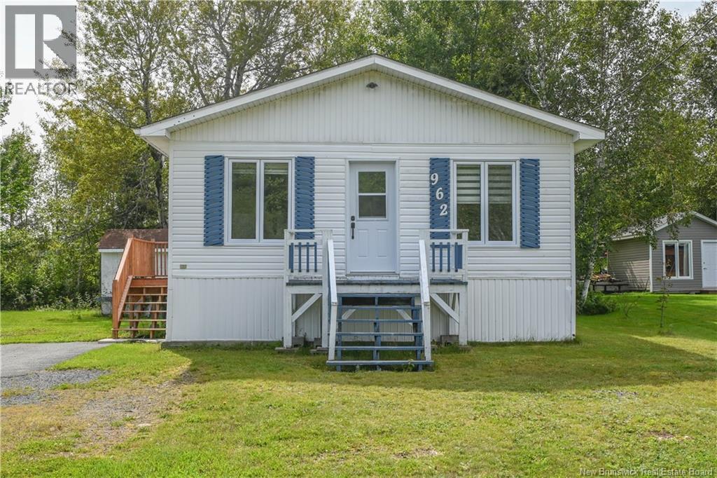 962 Faudel Street, Tracadie, New Brunswick E1X 1C1 - Photo 2 - NB147652