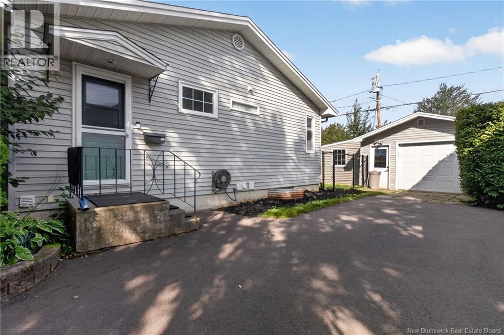 51 Weyburn, Moncton, New Brunswick  E1A 5M5 - Photo 32 - NB147670