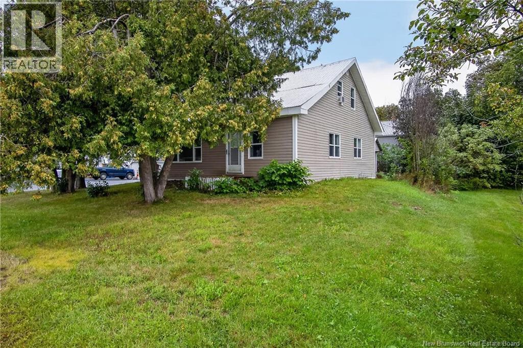 79 Floral Avenue, Sussex, New Brunswick  E4E 1L7 - Photo 1 - NB147707