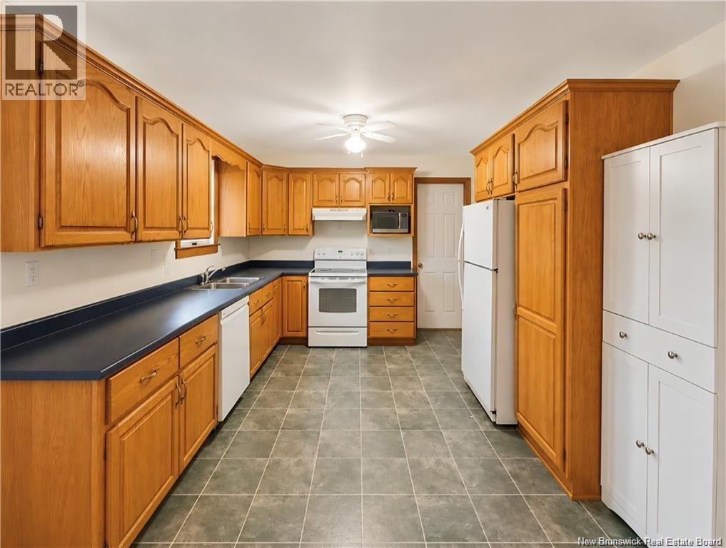 23 Pembroke Street, Riverview, New Brunswick  E1B 3Z9 - Photo 6 - NB147992