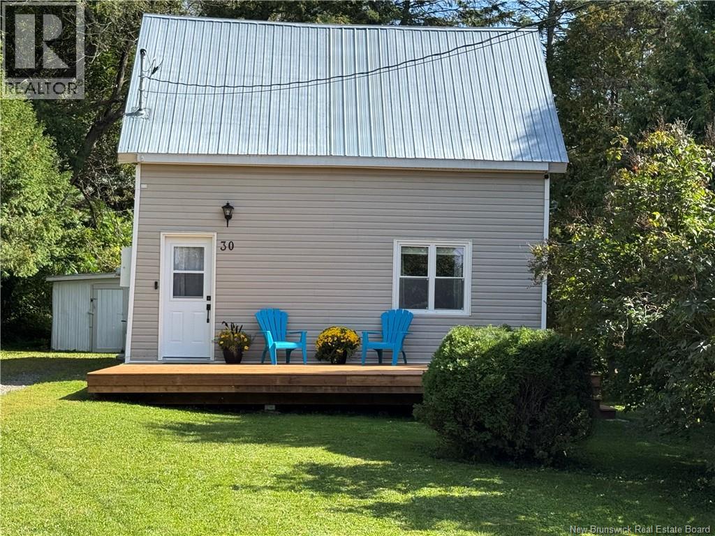 30 Queen St, Hartland, New Brunswick  E7P 2M2 - Photo 1 - NB147948