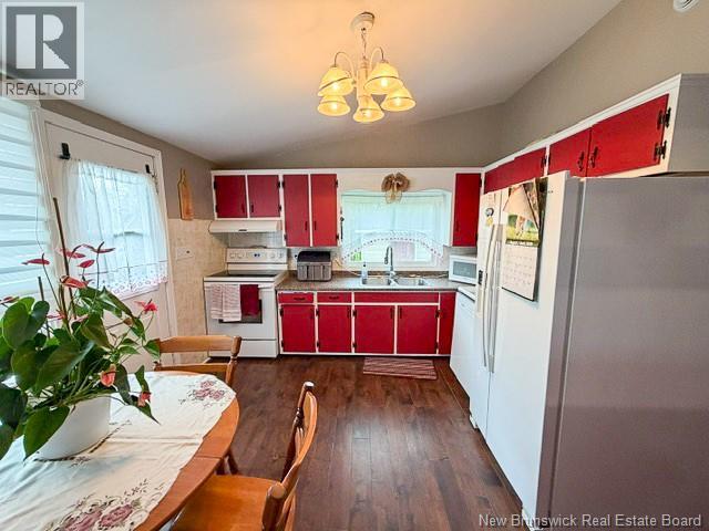 93 Hillcrest Avenue, Hartland, New Brunswick  E7P 1H9 - Photo 11 - NB148098