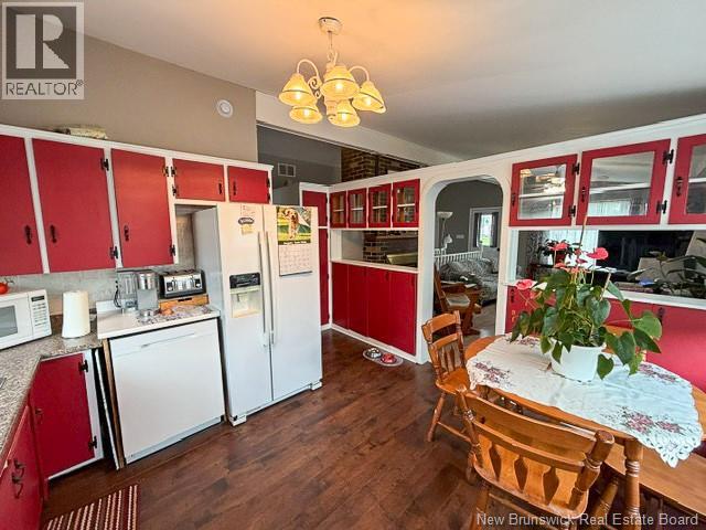 93 Hillcrest Avenue, Hartland, New Brunswick  E7P 1H9 - Photo 12 - NB148098