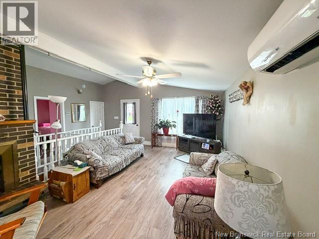 93 Hillcrest Avenue, Hartland, New Brunswick  E7P 1H9 - Photo 8 - NB148098