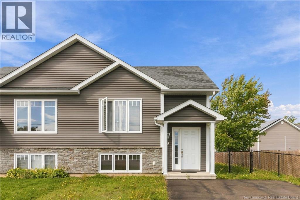 9 Forest Oak Court, Moncton, New Brunswick