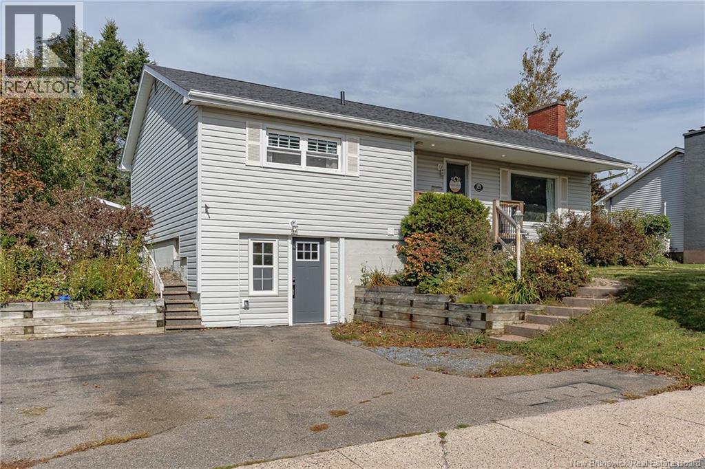 127 Greendale Crescent, Saint John, New Brunswick  E2M 4L5 - Photo 2 - NB148177